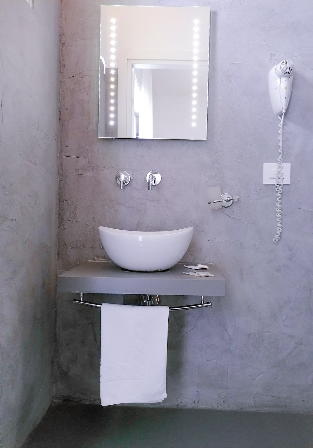 camera bagno bi hotel
